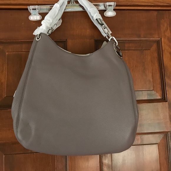 Michael Kors Handbags - REDUCED!! 1/2 off Michael Kors Fulton Leather Tote