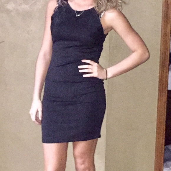Black dress - Picture 2 of 2