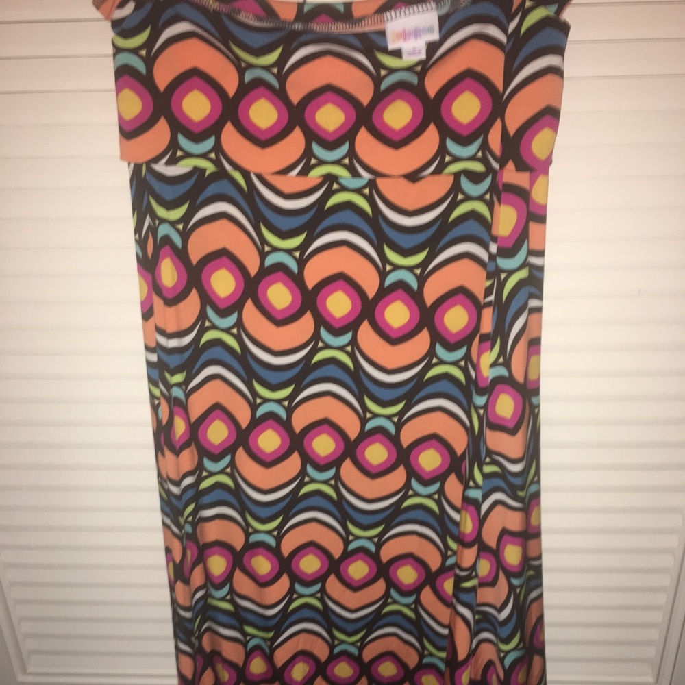 Lovely rainbow patterned Lularoe maxi skirt