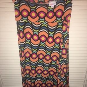 Lovely rainbow patterned Lularoe maxi skirt