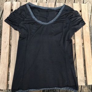 Lululemon running tee ⚡️FINAL PRICE⚡️