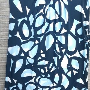 Work blouse only worn once,looks great with jeans