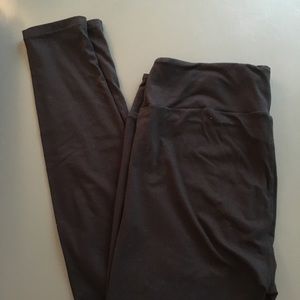 RARE, DIFFICULT TO FIND BLACK LULAROE LEGGINGS TC