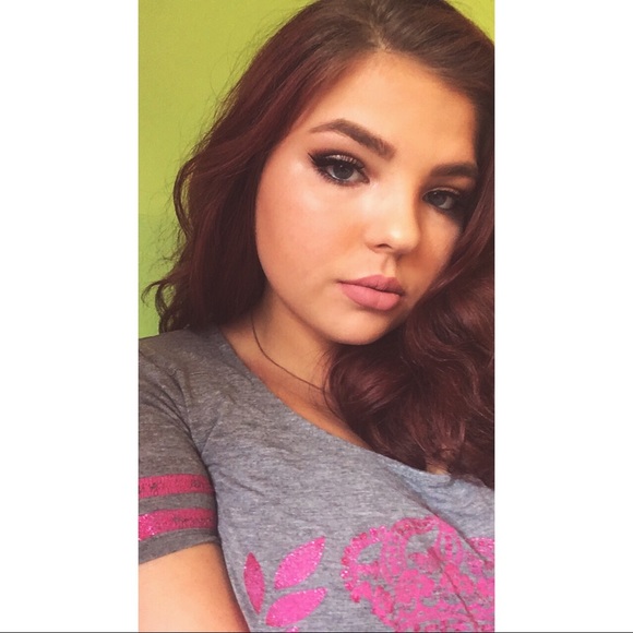 Meet your Posher, Emily - Picture 1 of 1