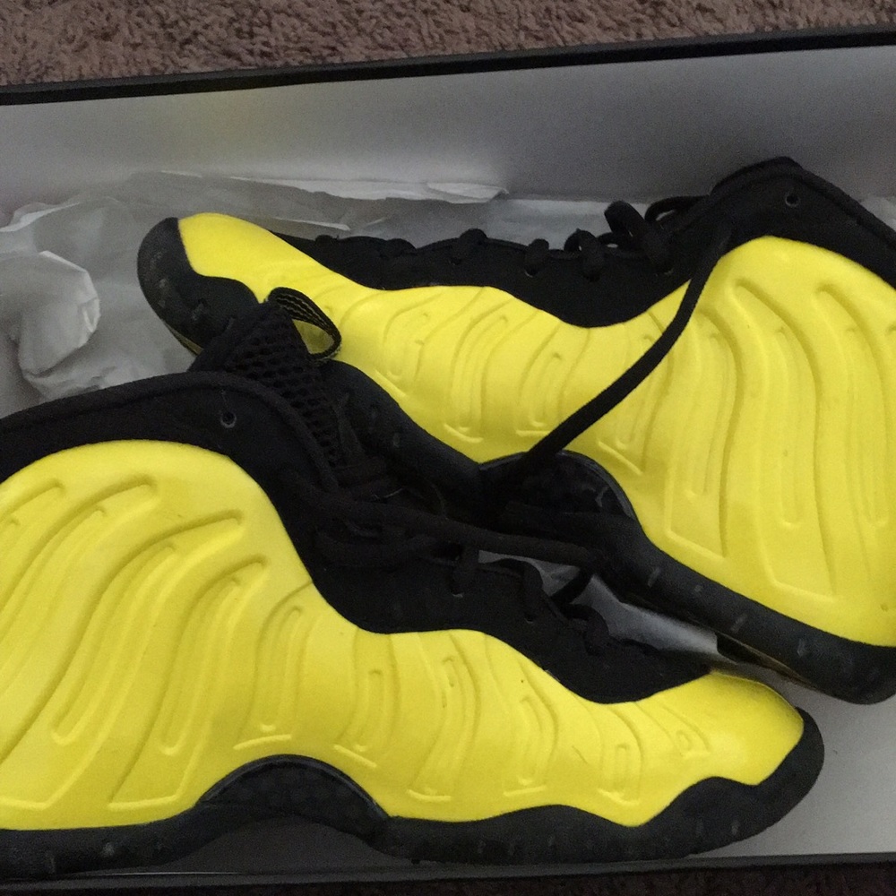 Black and yellow foam posites