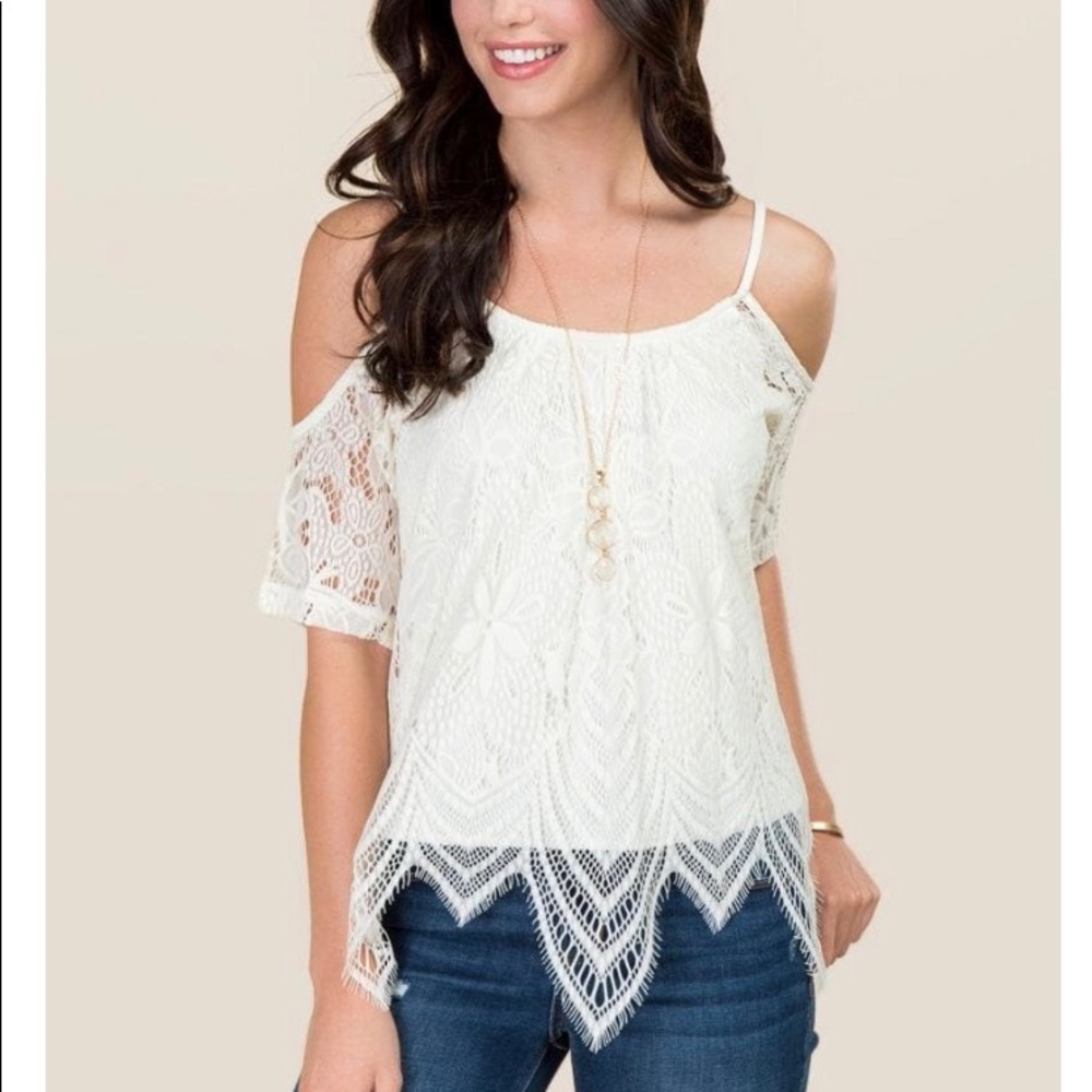 LAST DAY ‼️NWT cold shoulder top