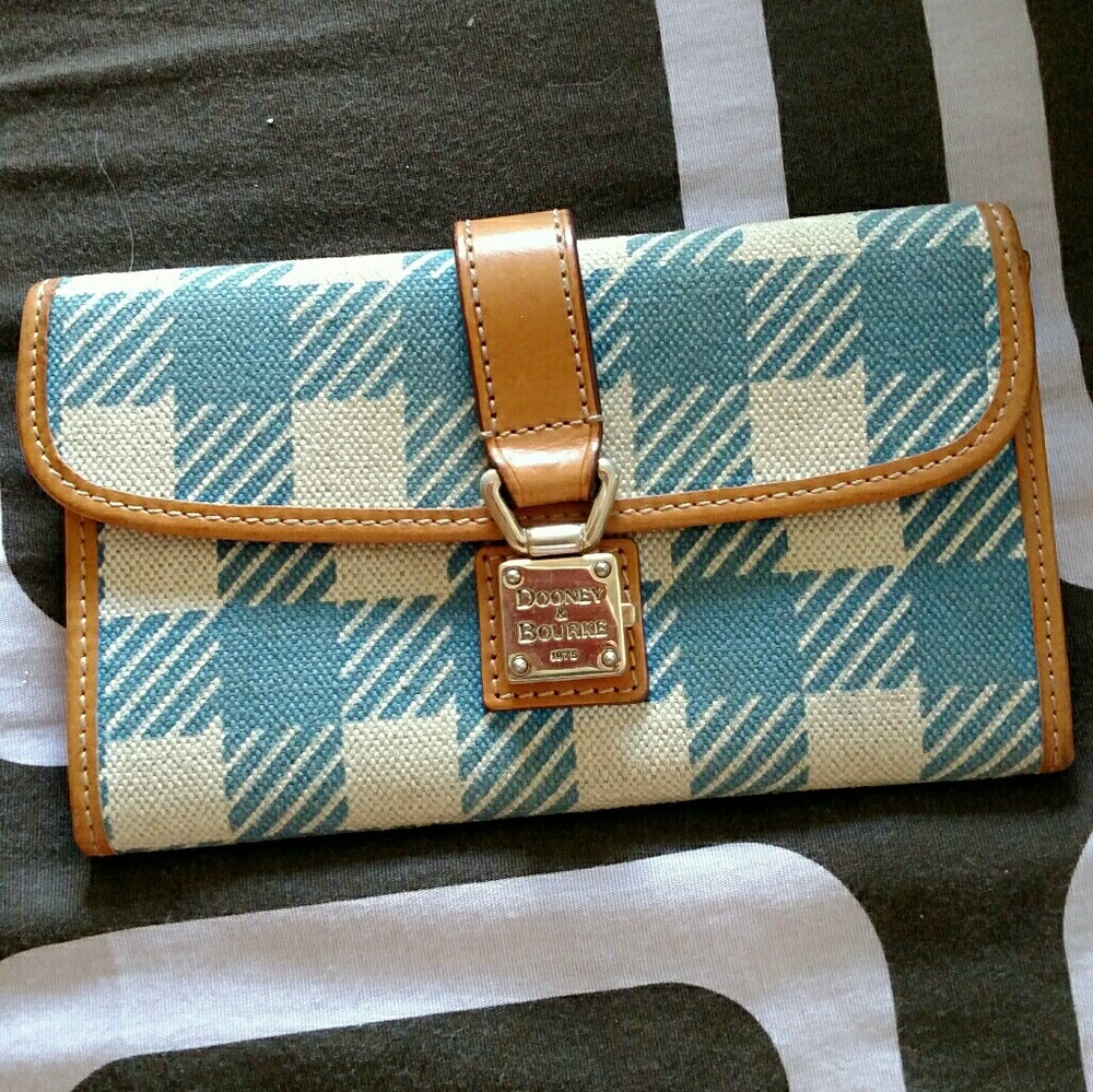 Dooney and Bourke wallet