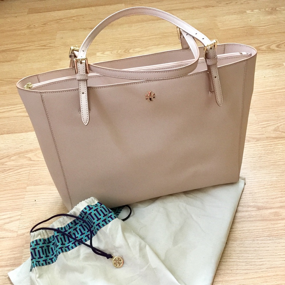 Tory Burch Large York Buckle Tote-light oak color