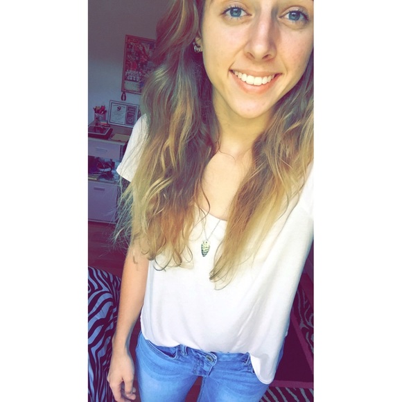 Meet your Posher, Jessica - Picture 1 of 1