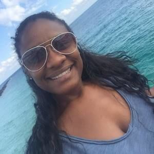 Meet your Posher, Aline