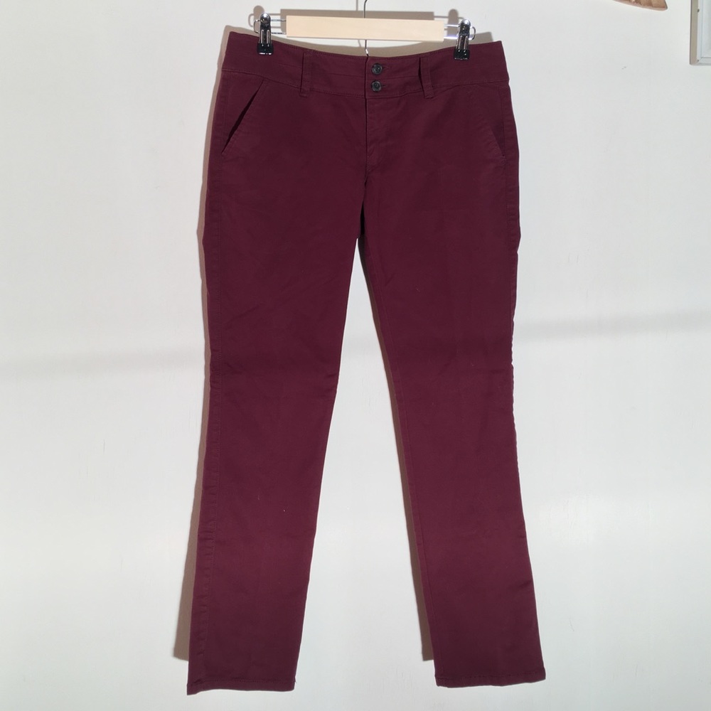 American Eagle maroon chino