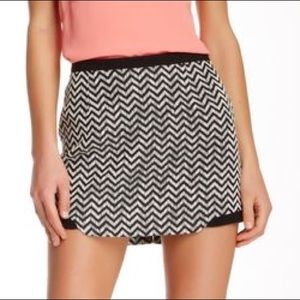 1.State Zigzag stripe miniskirt