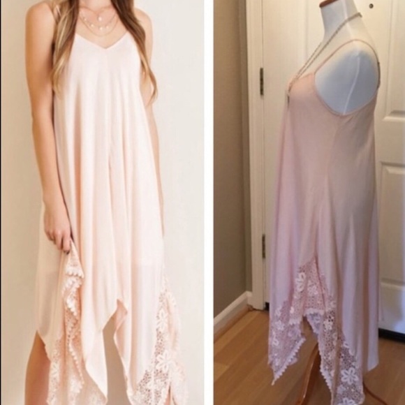 Lace Handkerchief Dress - Picture 3 of 4