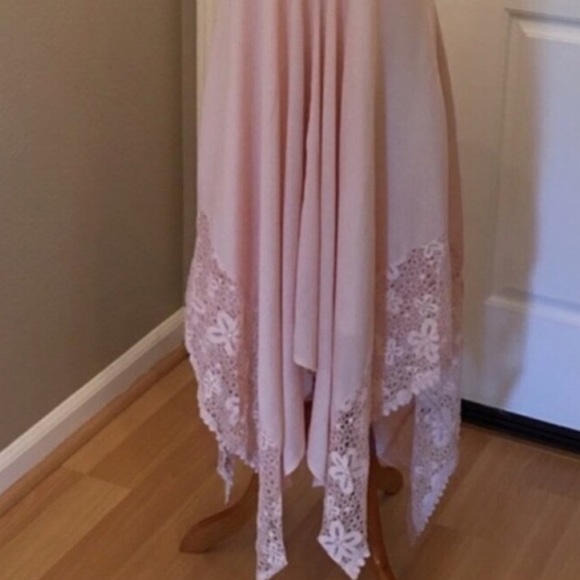 Lace Handkerchief Dress - Picture 4 of 4