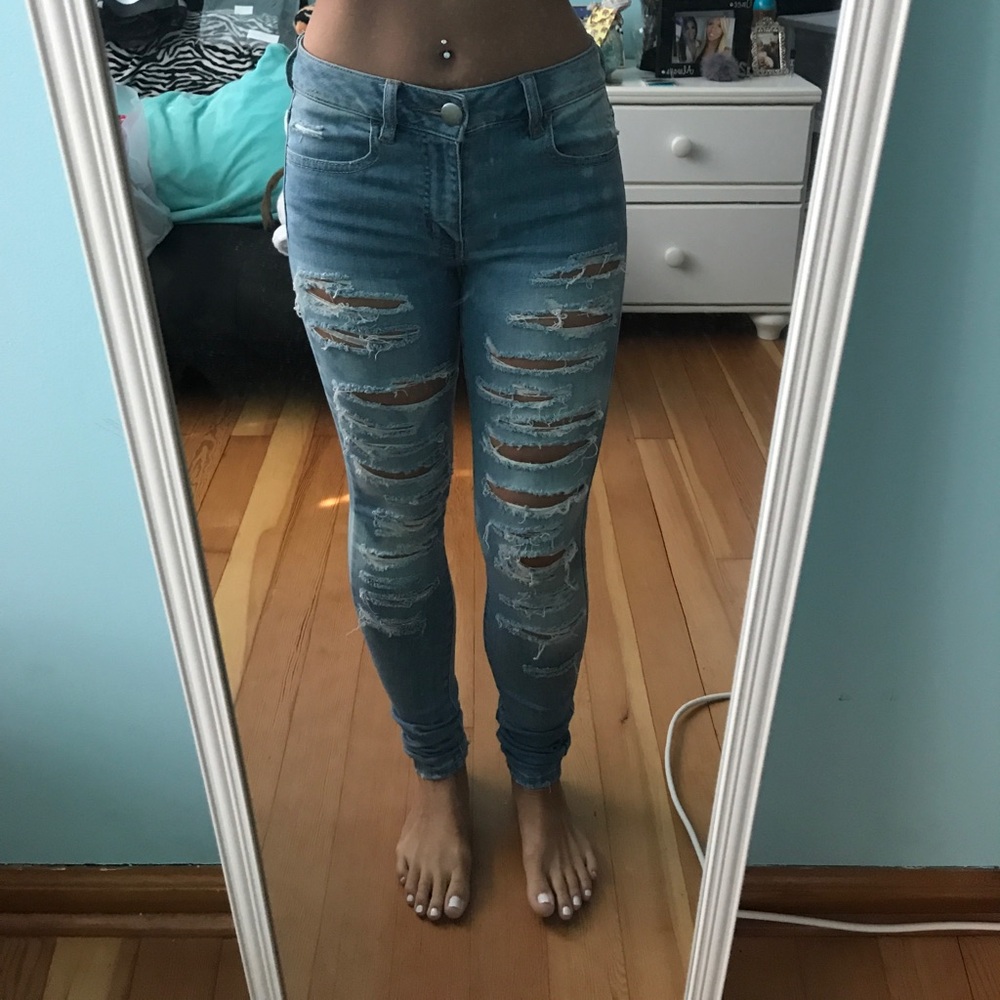 American eagle light washed hole jeans