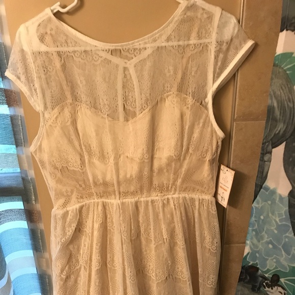 NWT Fleet Brand Lace Dress - Picture 2 of 3