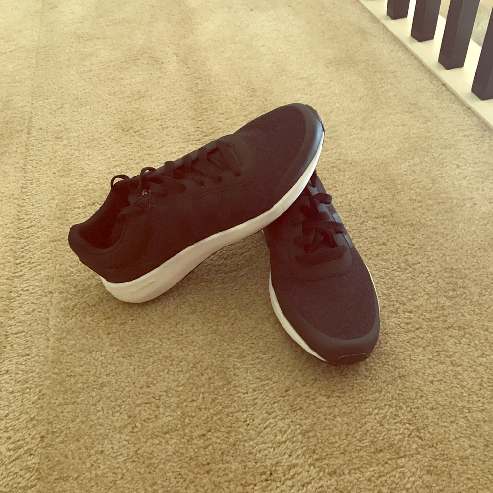 Adidas cloud foam black and white