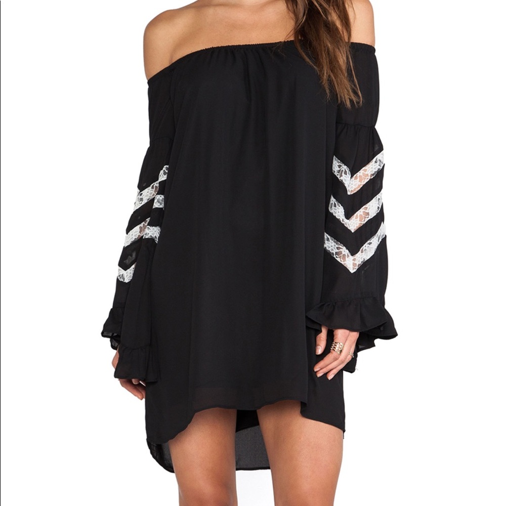 Vava by Joy Han Miranda off Shoulder Dreas