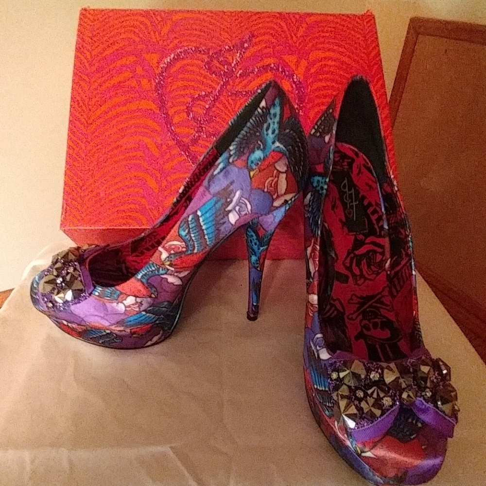 Iron fist size 8