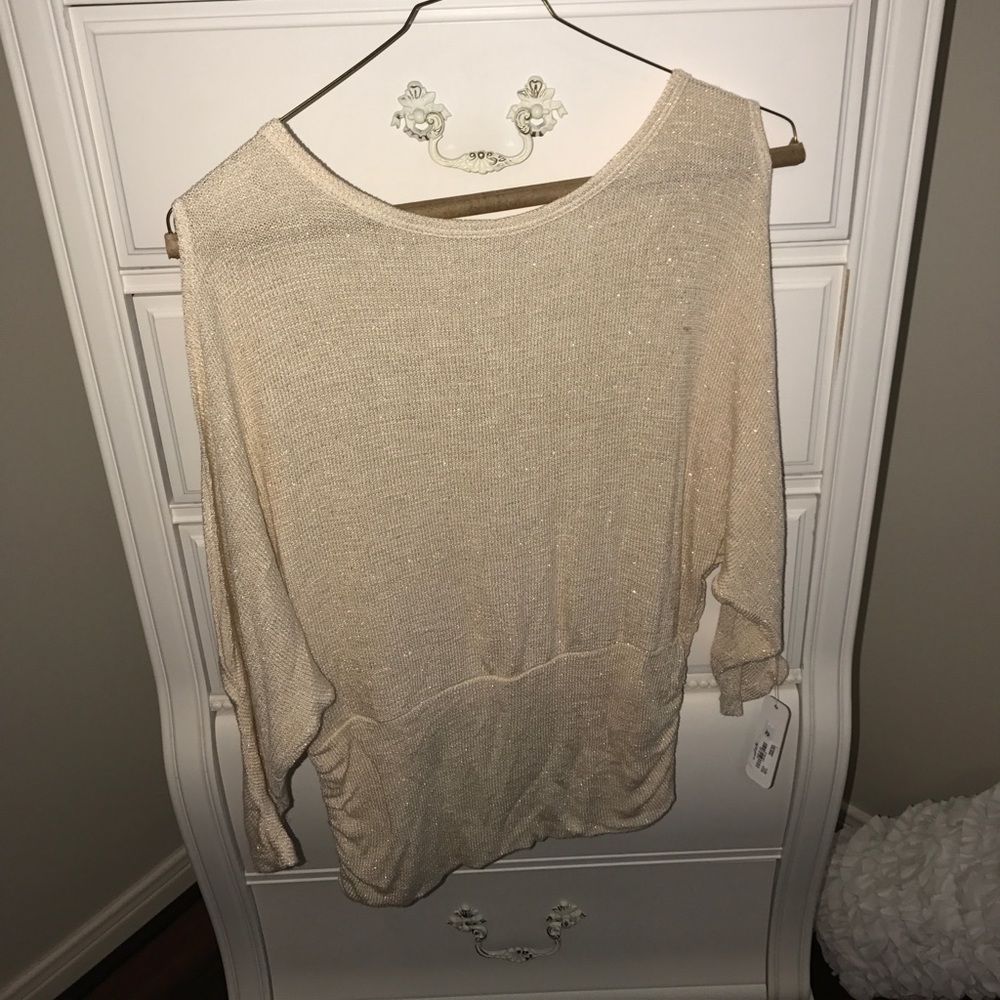 Gold light knit sweater (cold shoulder)