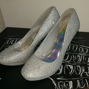 Sparkling silver heels with halo rhinestones.