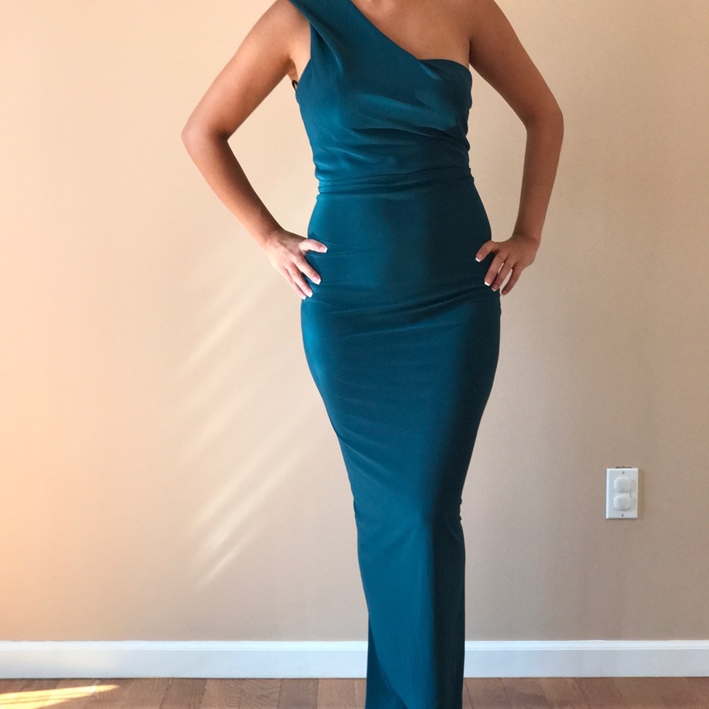 Xscape One shoulder gown