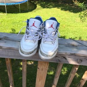 Air Jordan true blue
