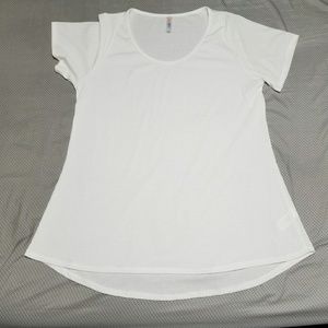 🦄🦄 SOLID WHITE!!! Lularoe Classic T🦄🦄🦄