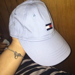 Tommy Hilfiger hat