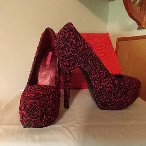 Rose heels size 9