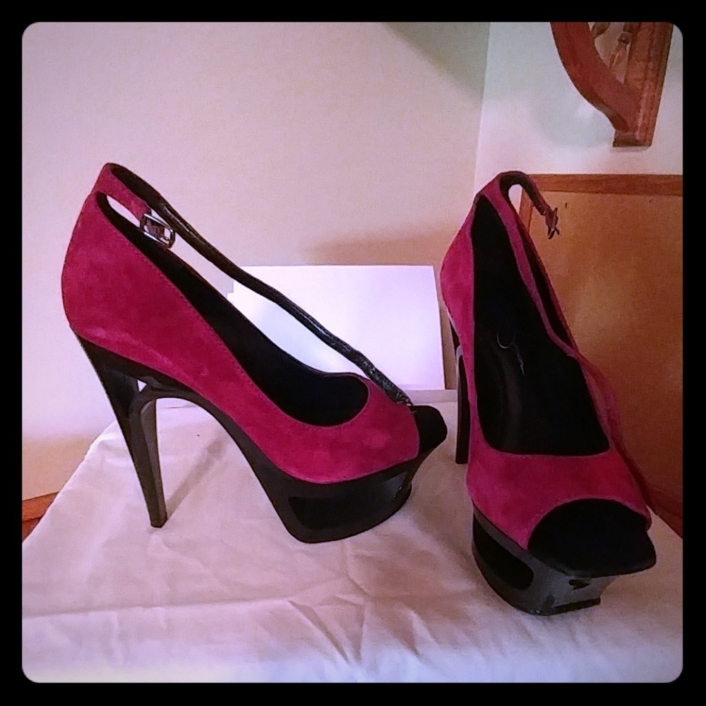 Jessica Simpson size 8.5