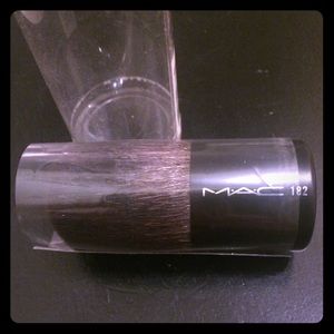 Mac Cosmetics brush 182, never been used