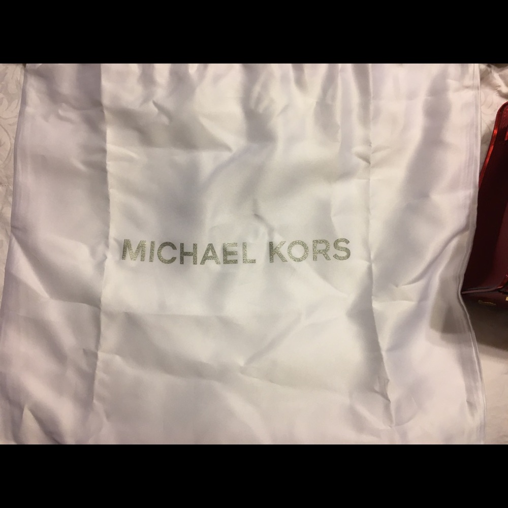 MICHAEL KORS Women’s Red Dillon Top Zip E/W Satchel - Picture 2 of 7