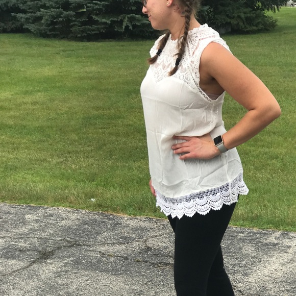 ✨ lace white cap sleeve top - Picture 4 of 6