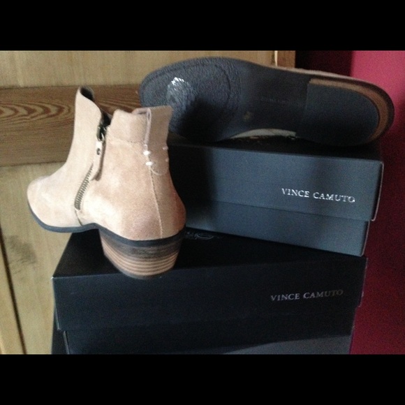 Vince Camuto Suede Boots, Sz. 10, New in Box - Picture 5 of 5