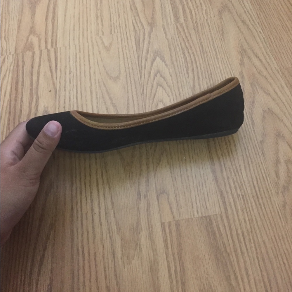 Flats - Picture 2 of 5
