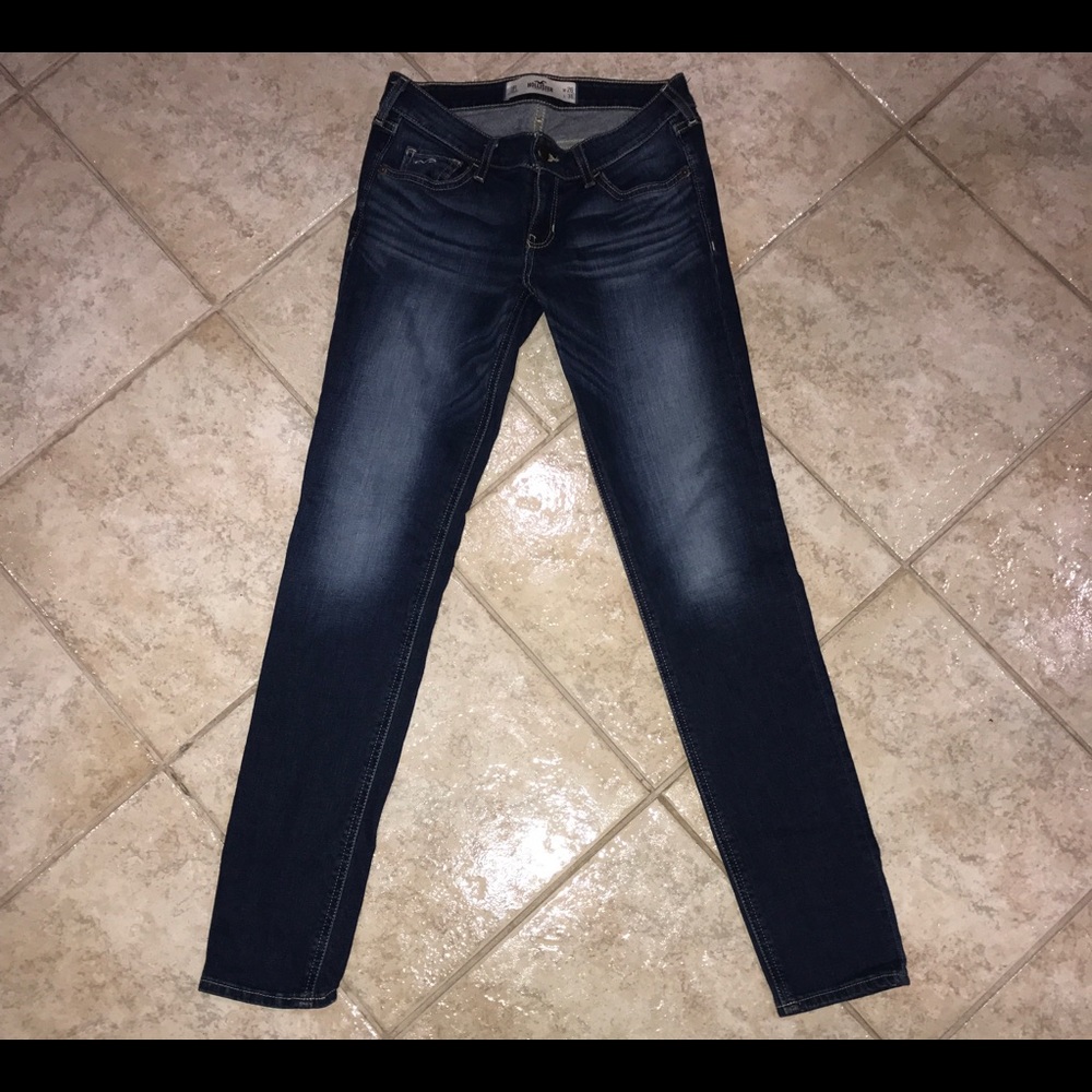Dark wash Hollister skinny jeans