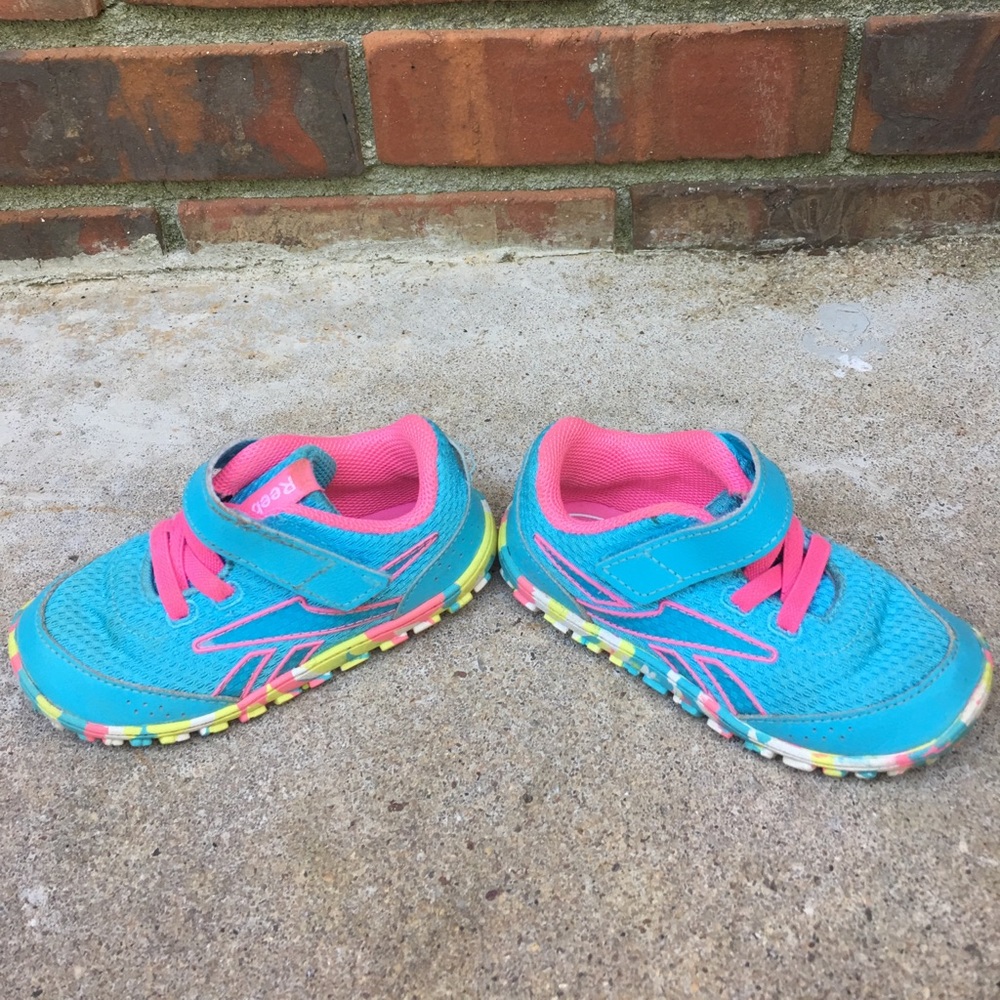 Reebok toddler girl shoes size 6