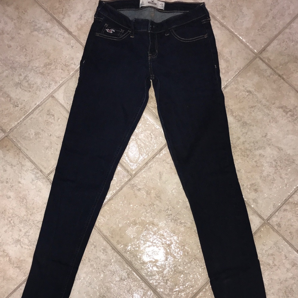 Dark wash Hollister skinny jeans