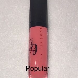 Lip lacquer