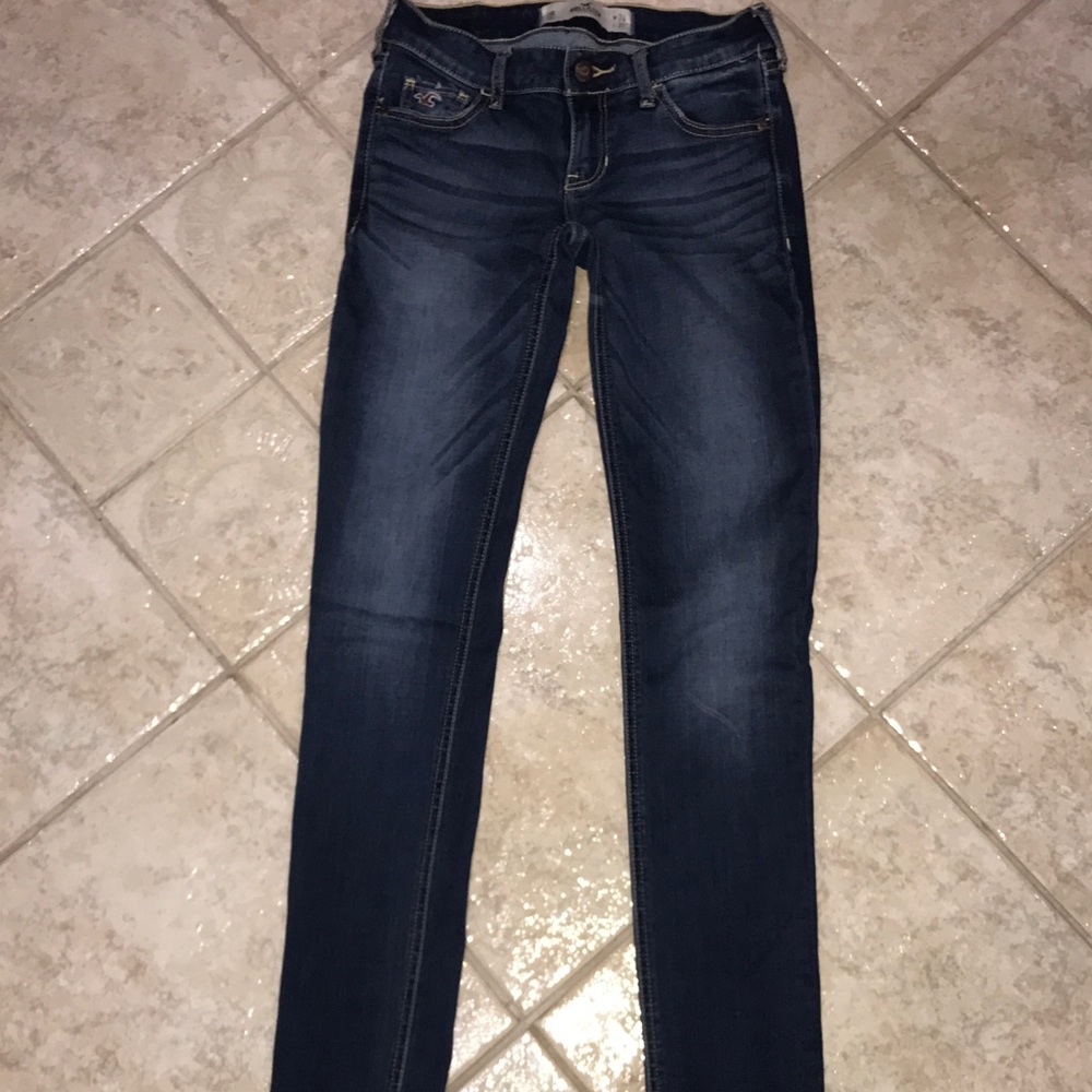 Medium to dark wash Hollister straight leg