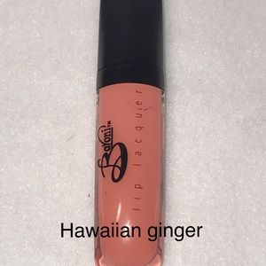 Lip lacquer