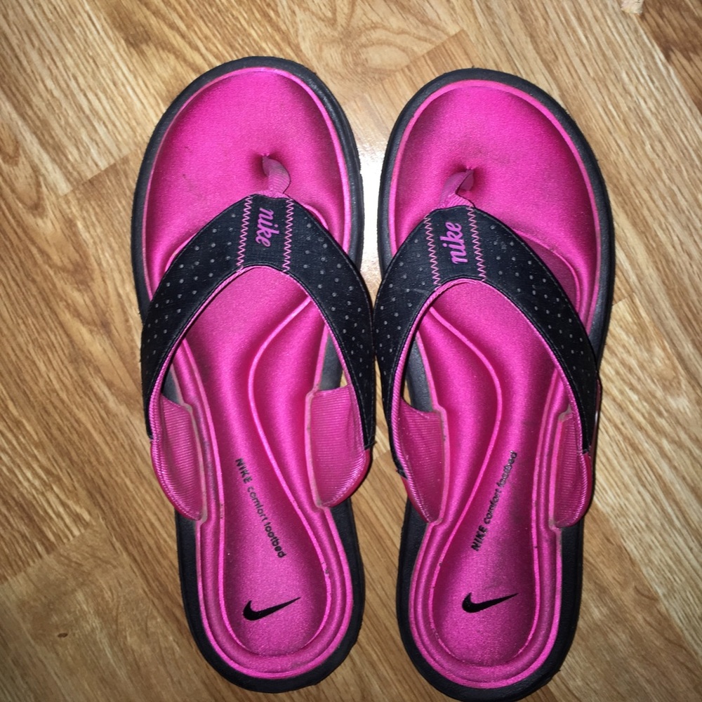 Nike memory foam flip flops