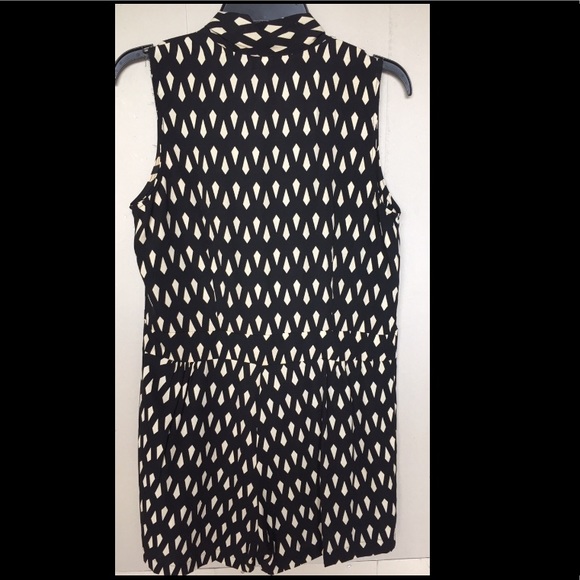 Adorable Black & Cream Tie Front Romper! - Picture 3 of 3
