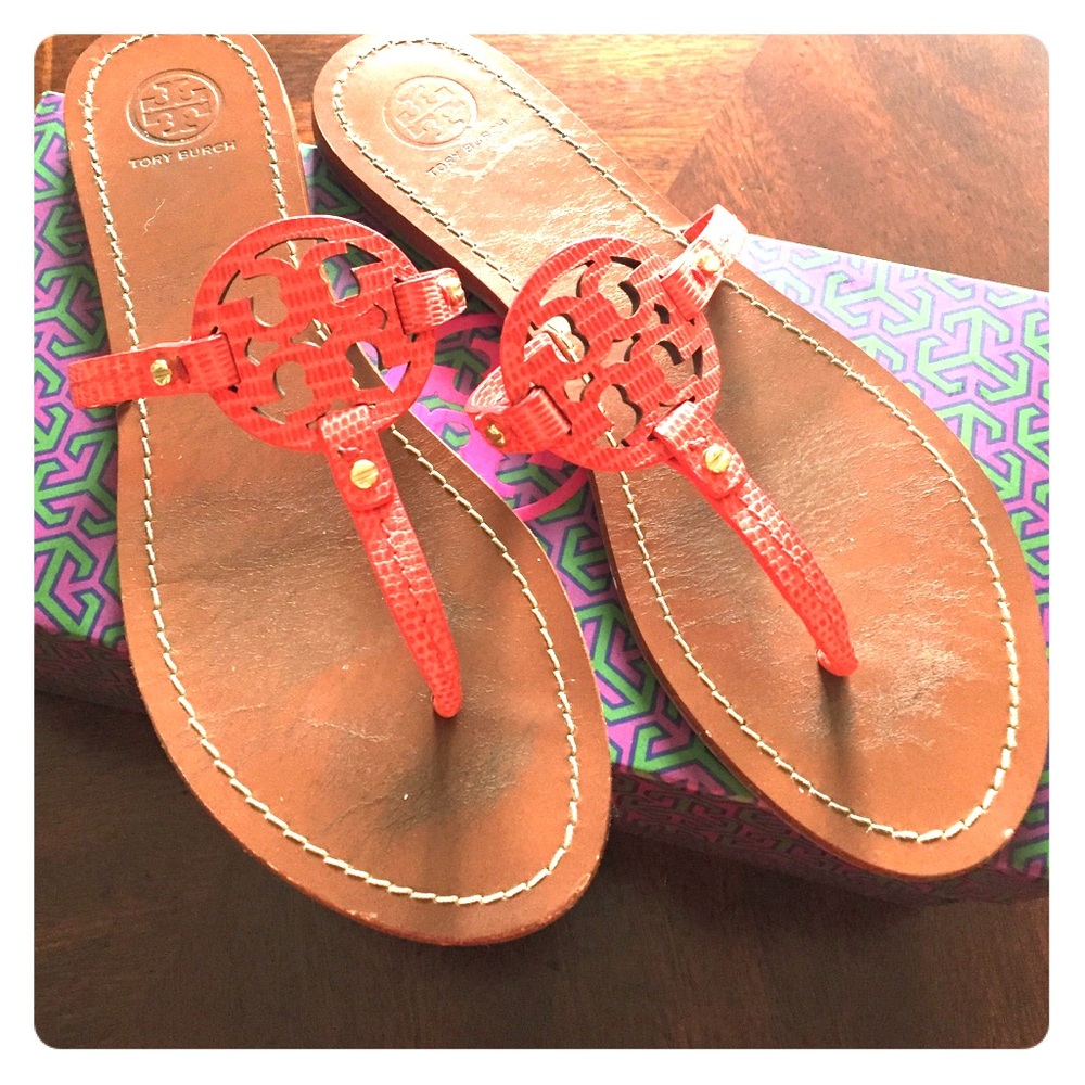 Sz 9 Tory Burch Mini Miller with box