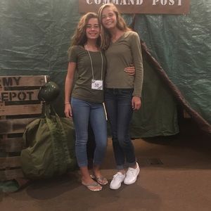 Meet your Posher, Mia