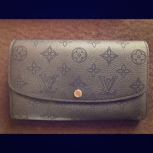 LV Iris Wallet