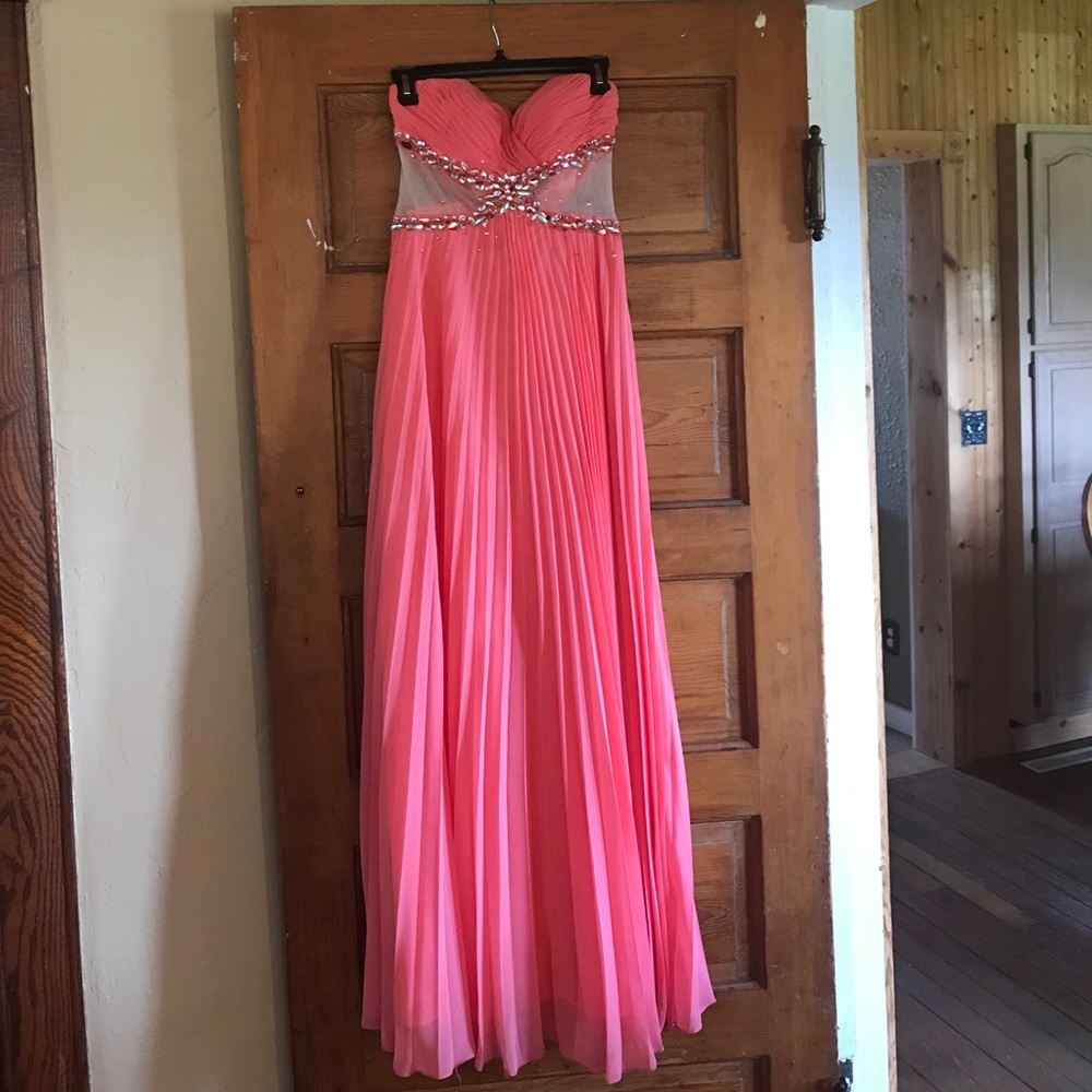 Strapless dress