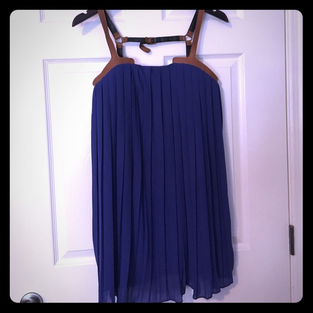 Pleated blue dress with leather details