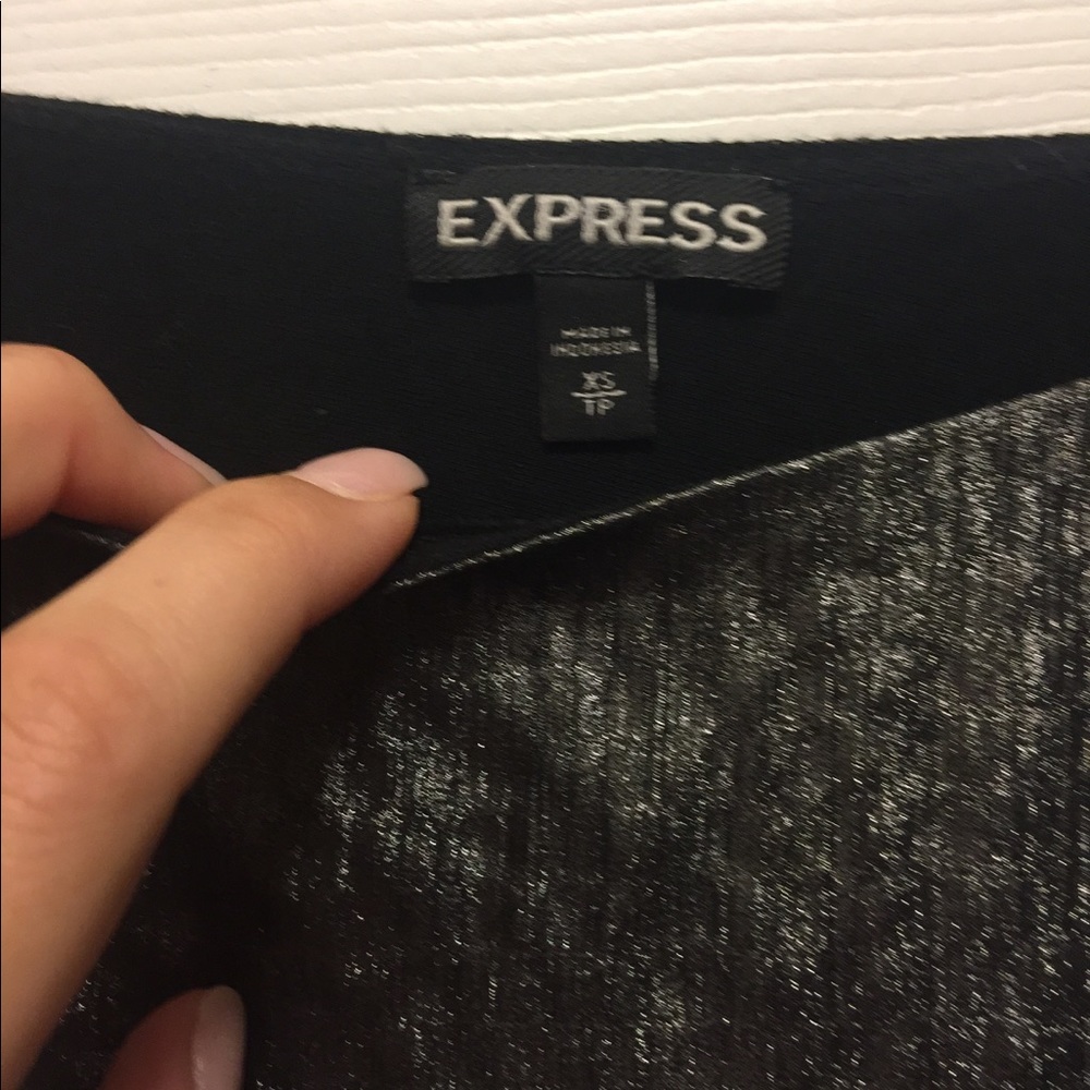 Express Top - Picture 2 of 3